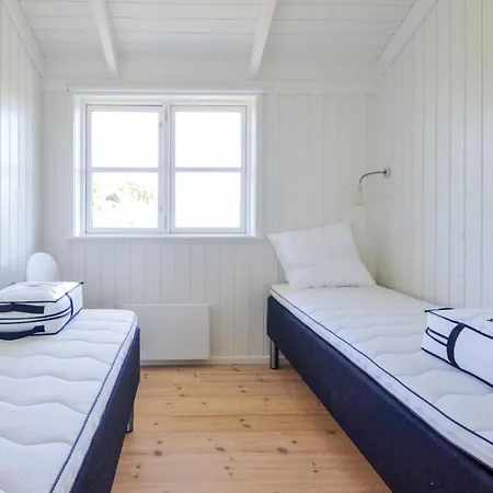 3 Bedroom Lovely Home In Grenaa