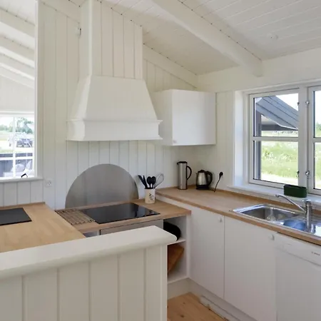 3 Bedroom Lovely Home In Grenaa Feriehus *