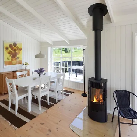 Feriehus 3 Bedroom Lovely Home In Grenaa